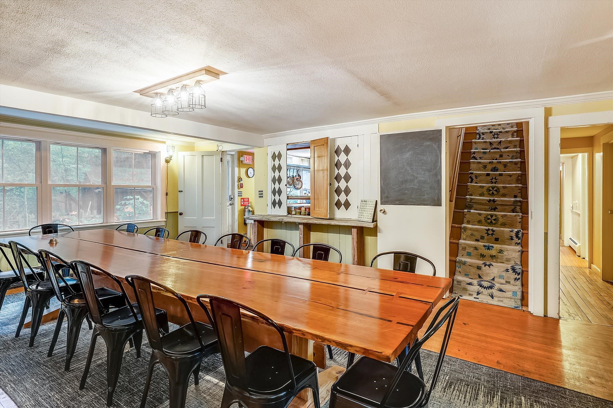 1460 Main Street