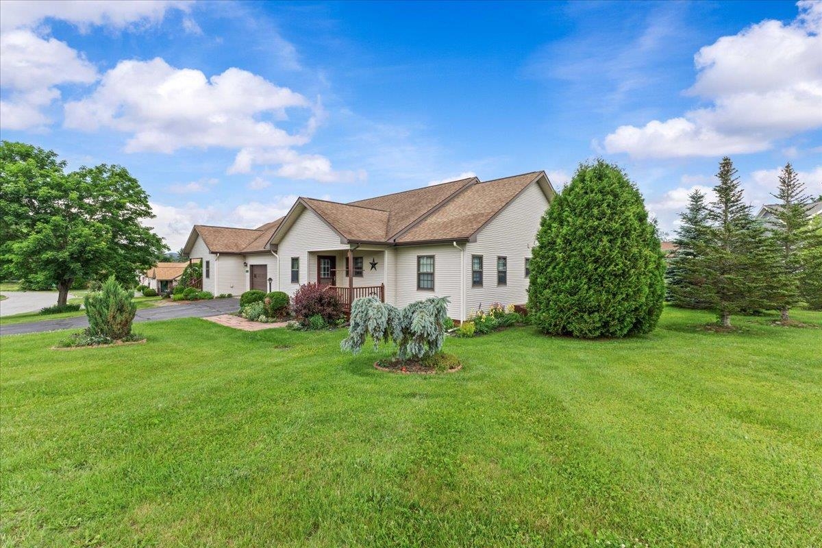 55 Jersey Way Unit: B10