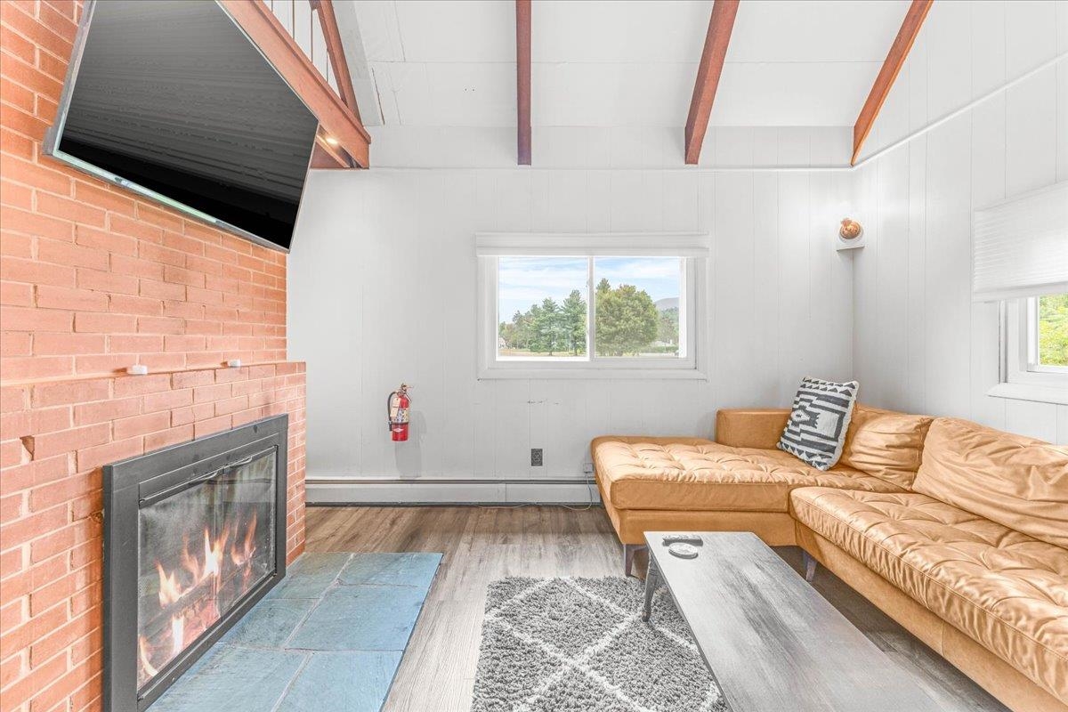 26 Strom Farm Lane