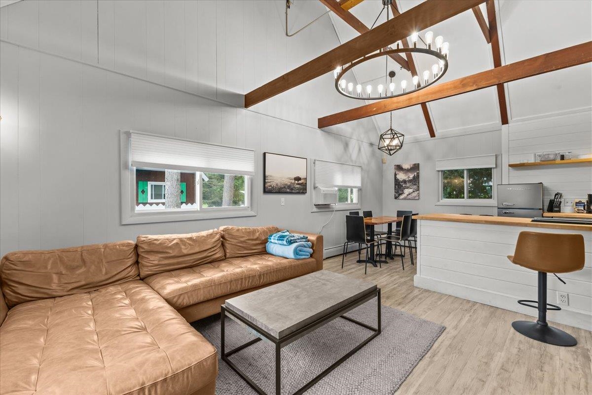 14 Strom Farm Lane
