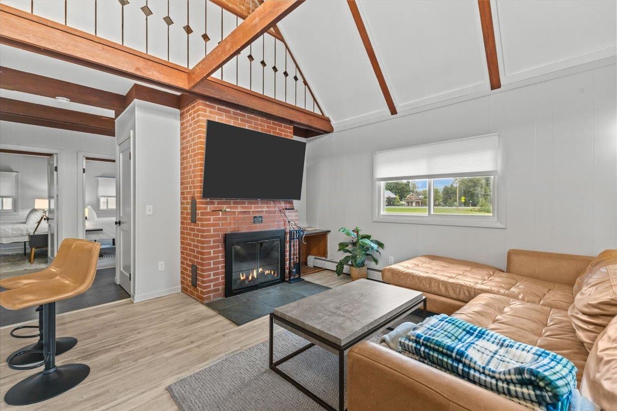 14 Strom Farm Lane