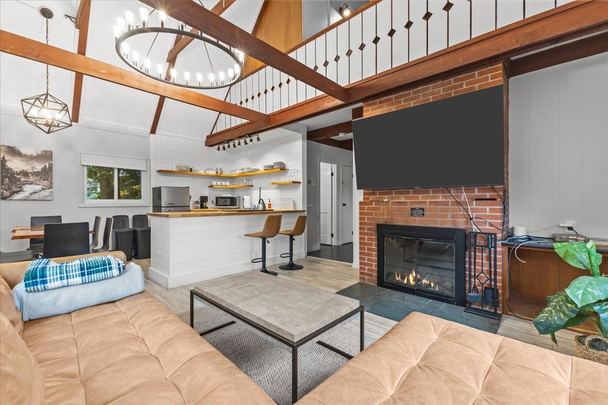 14 Strom Farm Lane
