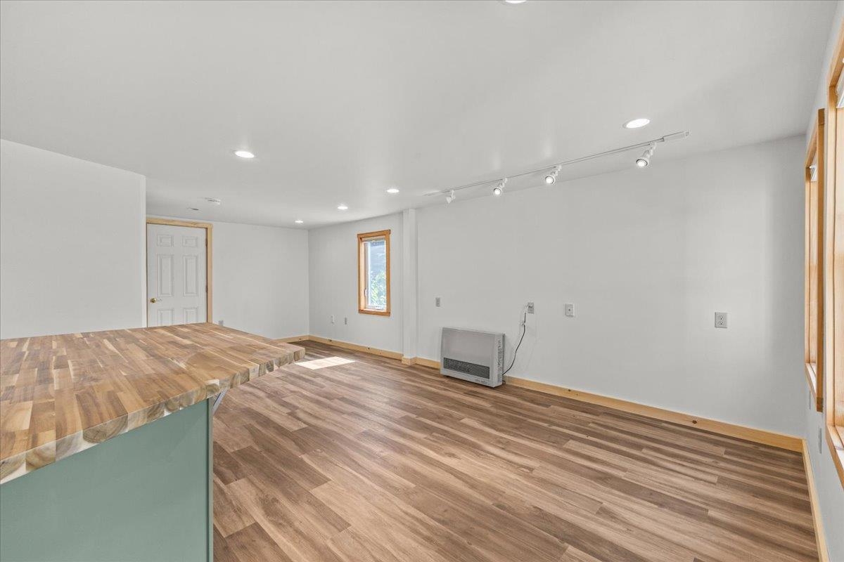 32 Goodell Avenue