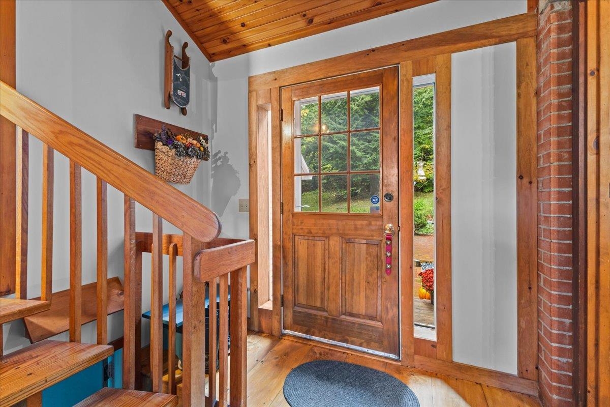 1646 Sweet Road