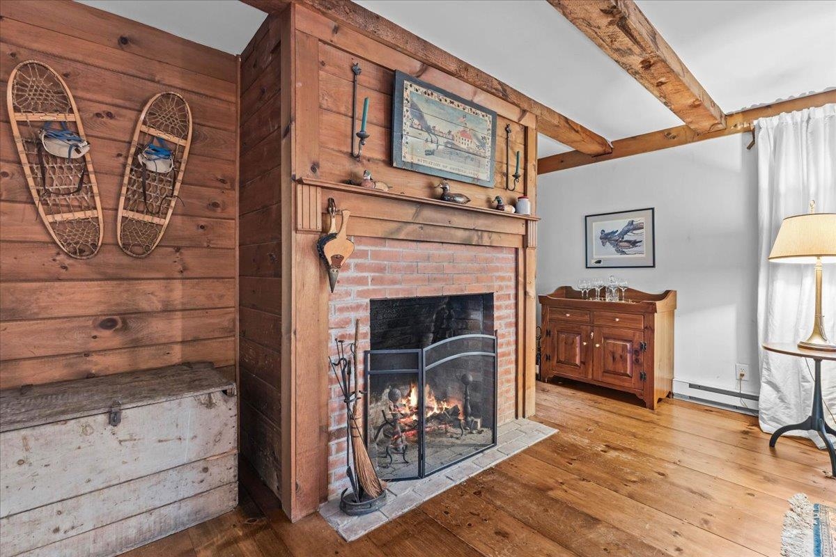 1646 Sweet Road