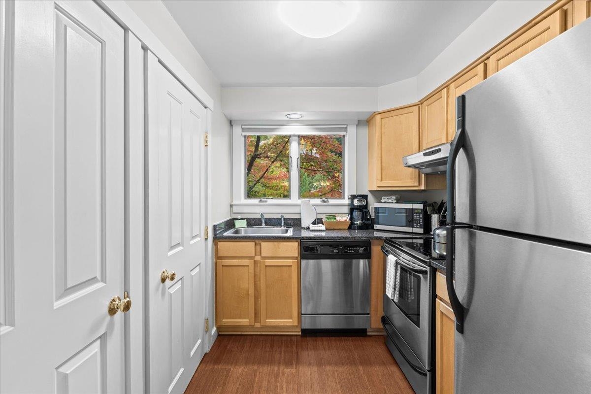277 Topnotch Drive Unit: 460
