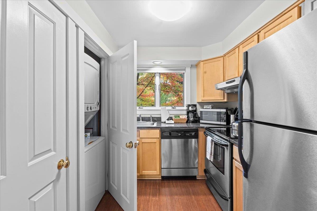 277 Topnotch Drive Unit: 460