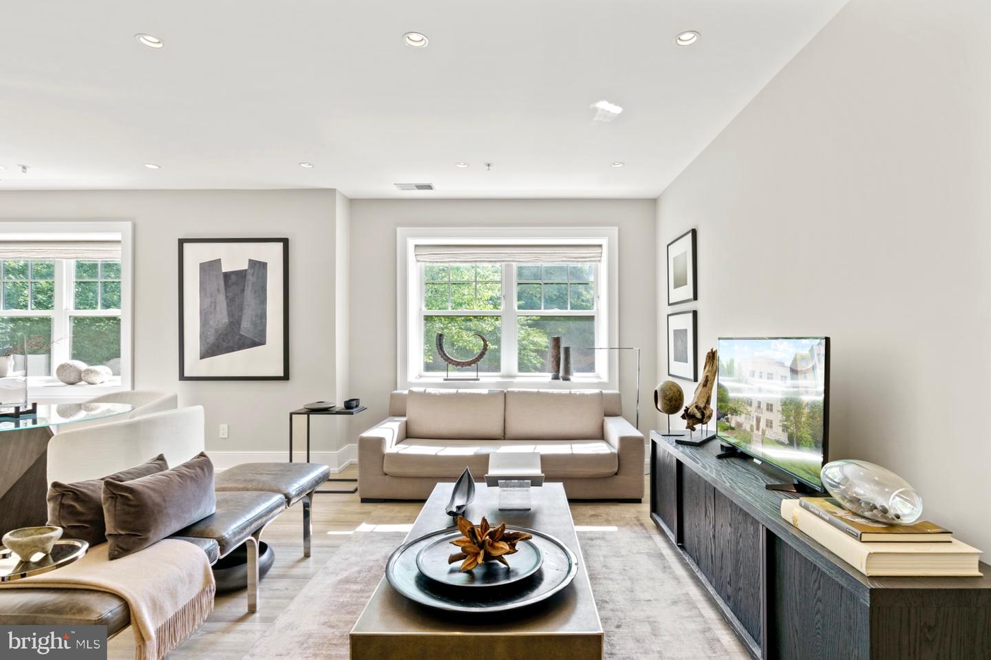 2434 16th St NW #101