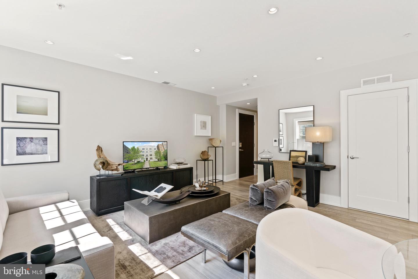 2434 16th St NW #101