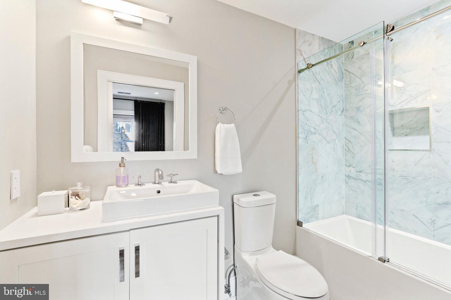 2434 16th St NW #101