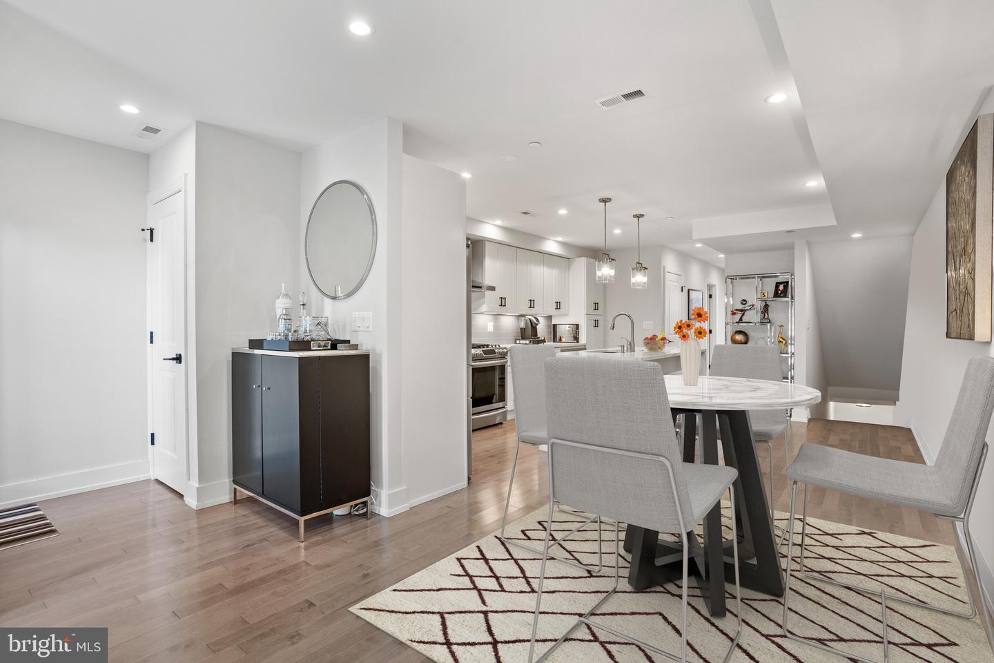 32 Todd Pl NE #2