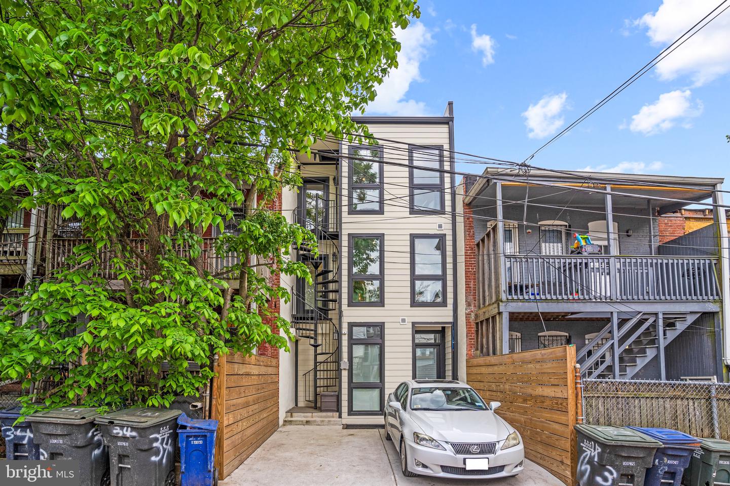 32 Todd Pl NE #2