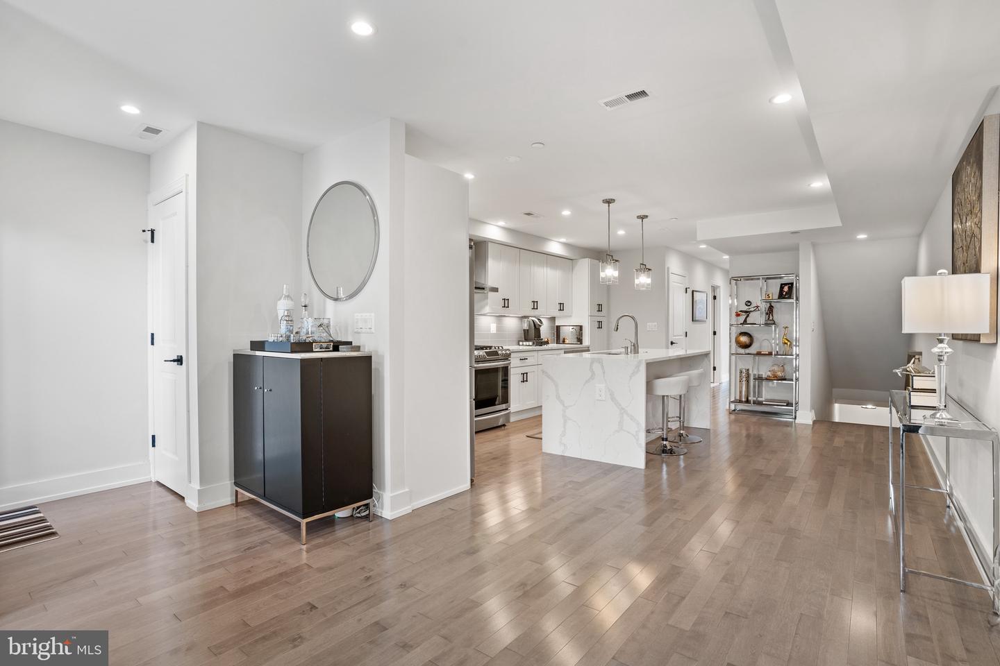 32 Todd Pl NE #2