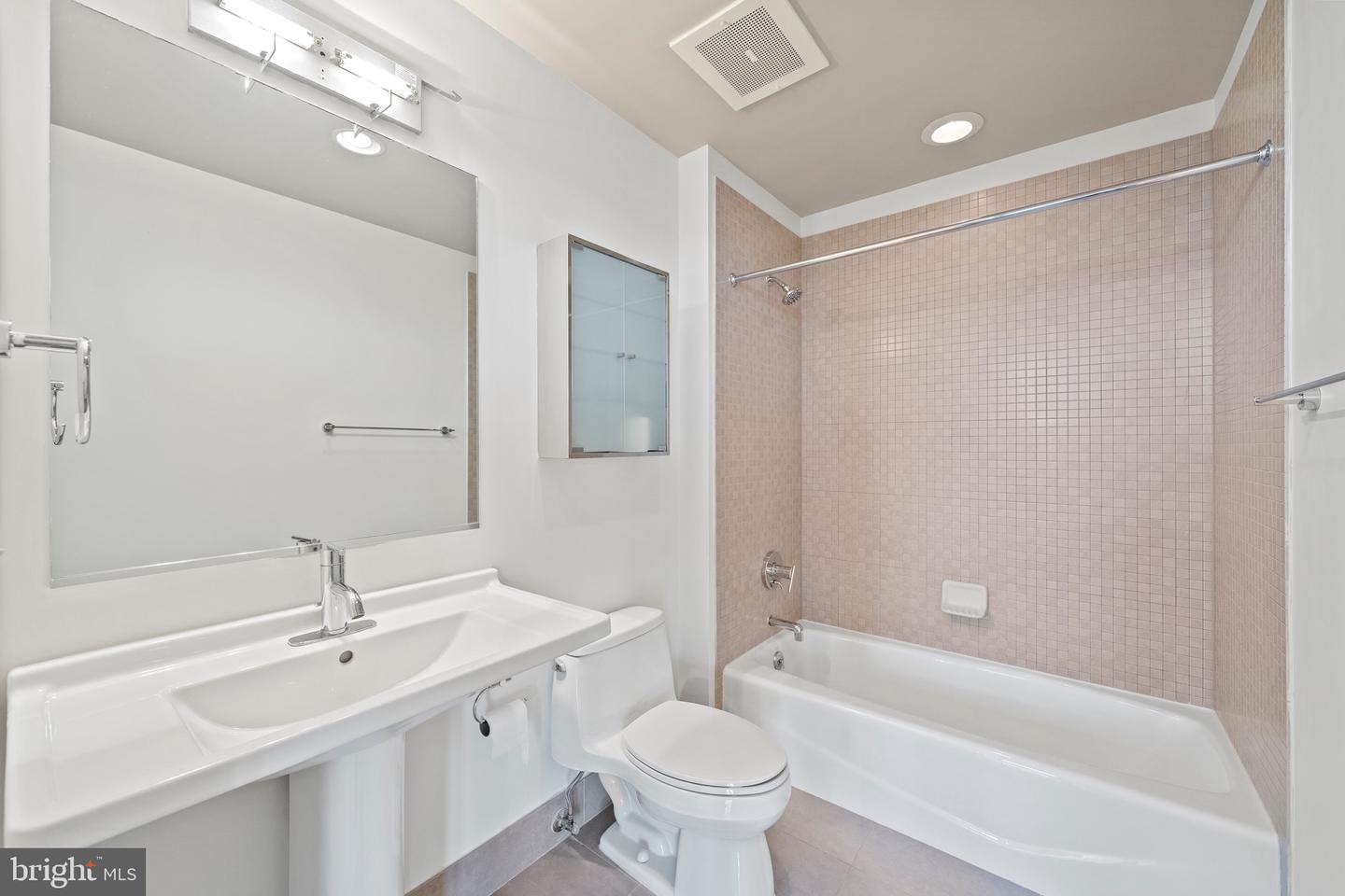 2125 14th St NW #702