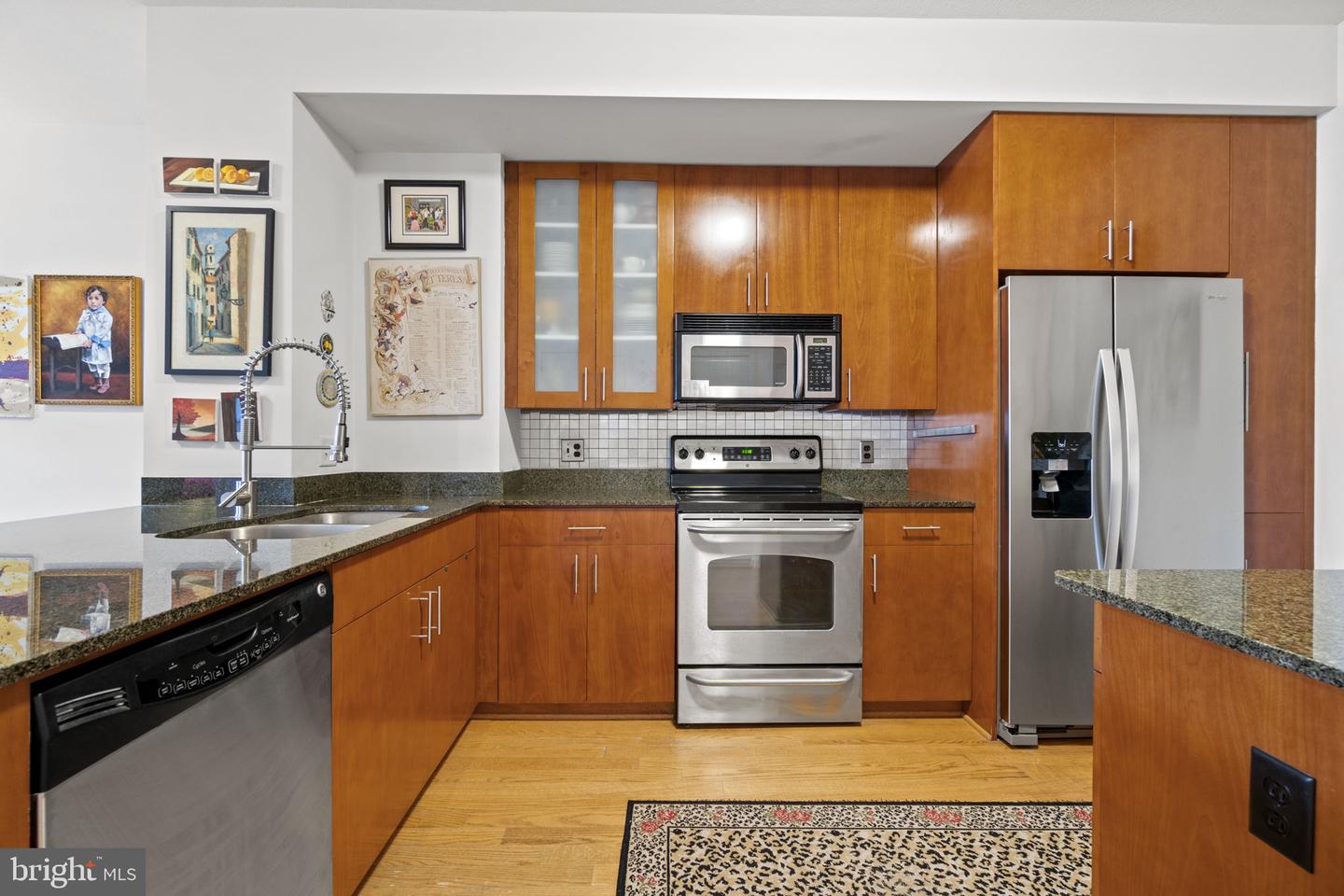 910 M STREET NW Unit: 520