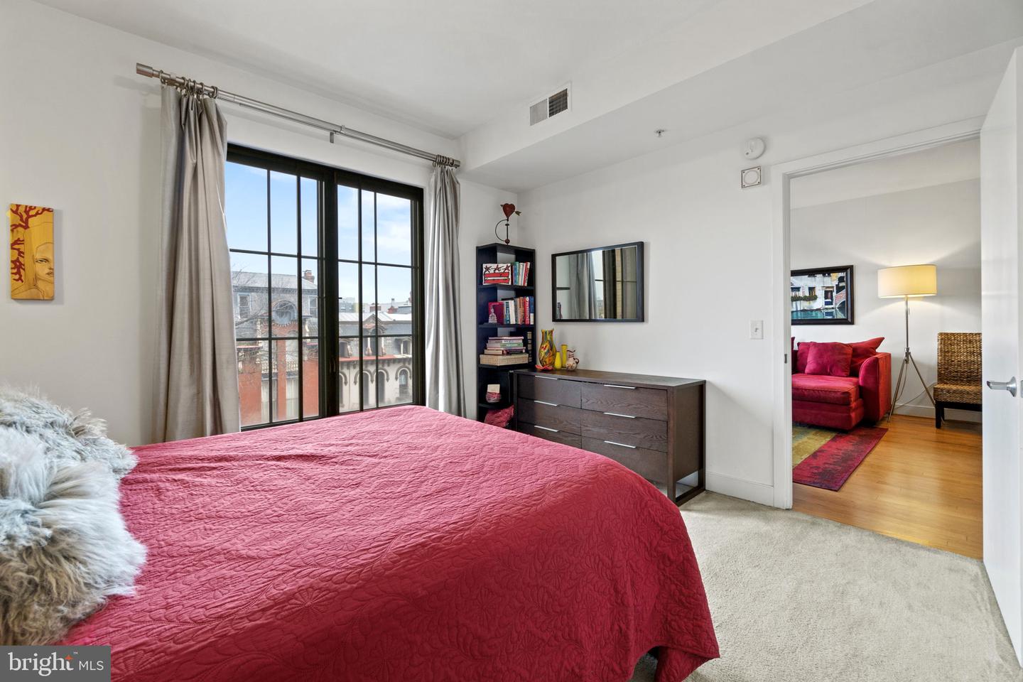 910 M STREET NW Unit: 520
