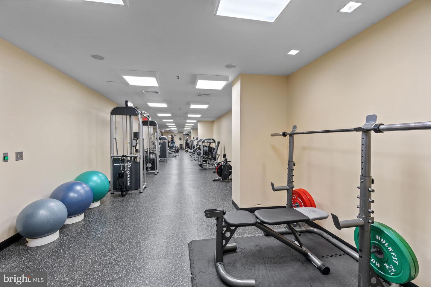 910 M STREET NW Unit: 520