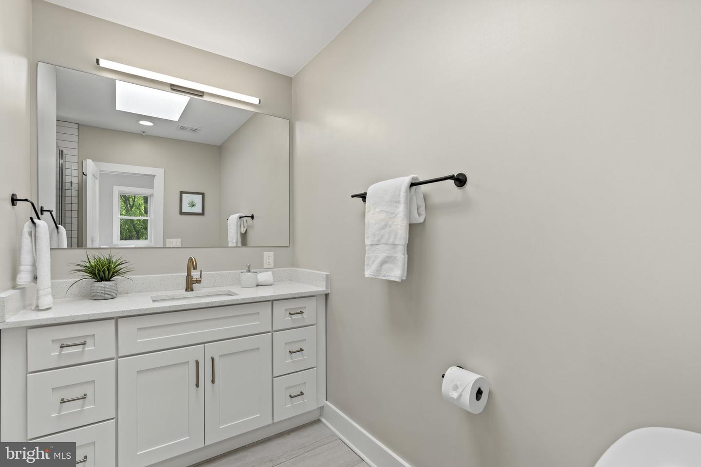 1201 W Virginia NE #2