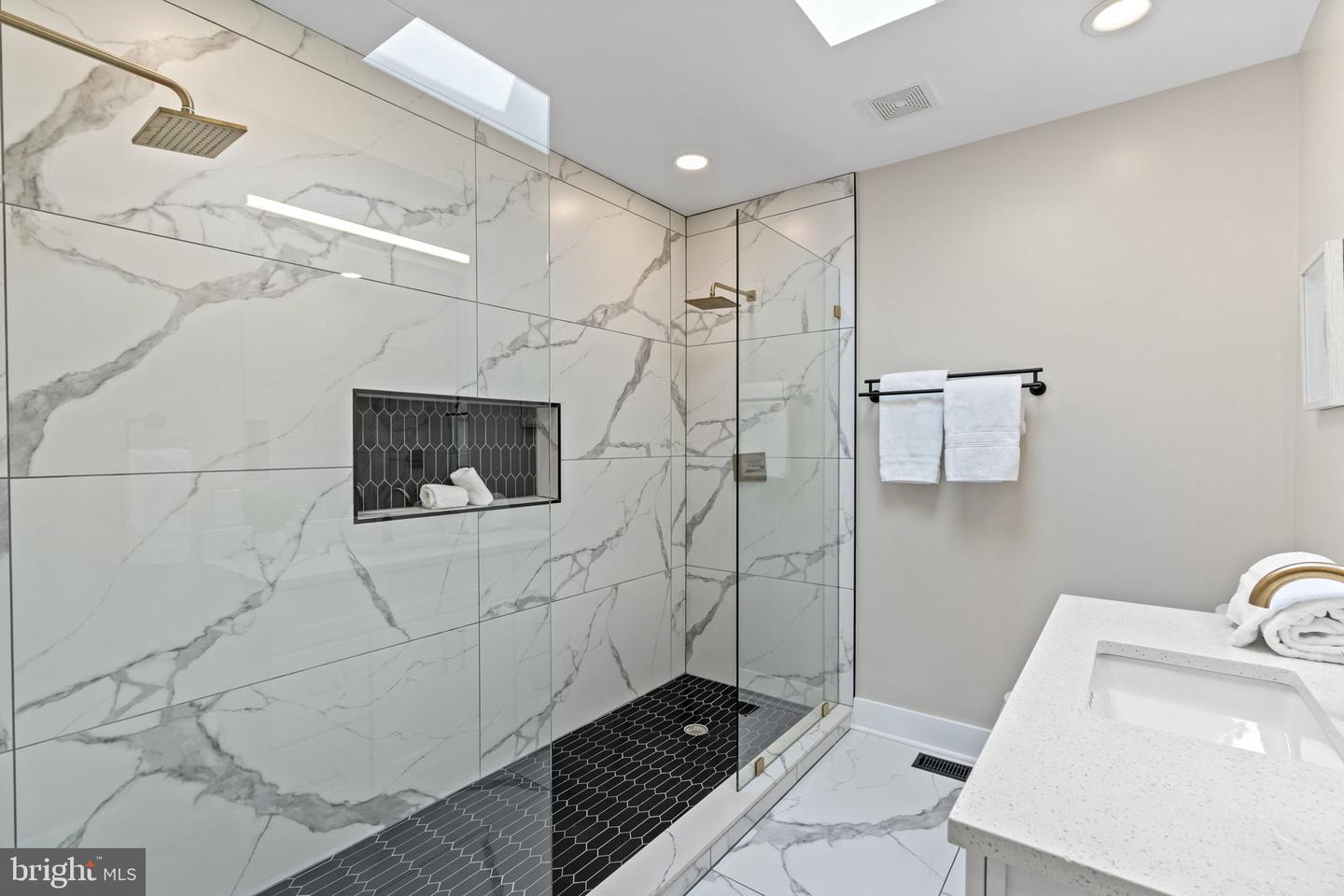 1201 W Virginia NE #2