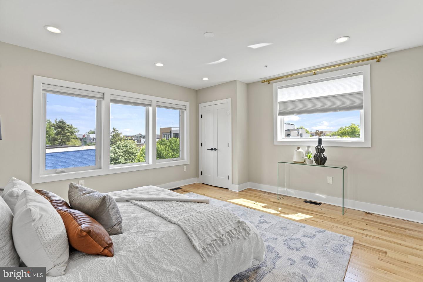 1201 W Virginia NE #2