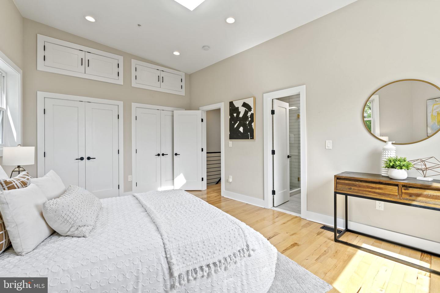 1201 W Virginia NE #2