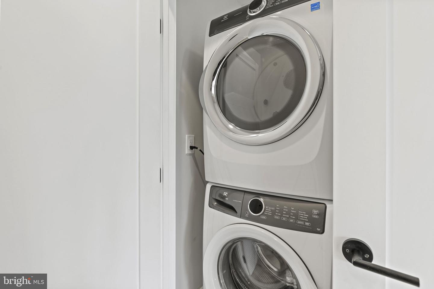 1201 W Virginia NE #2