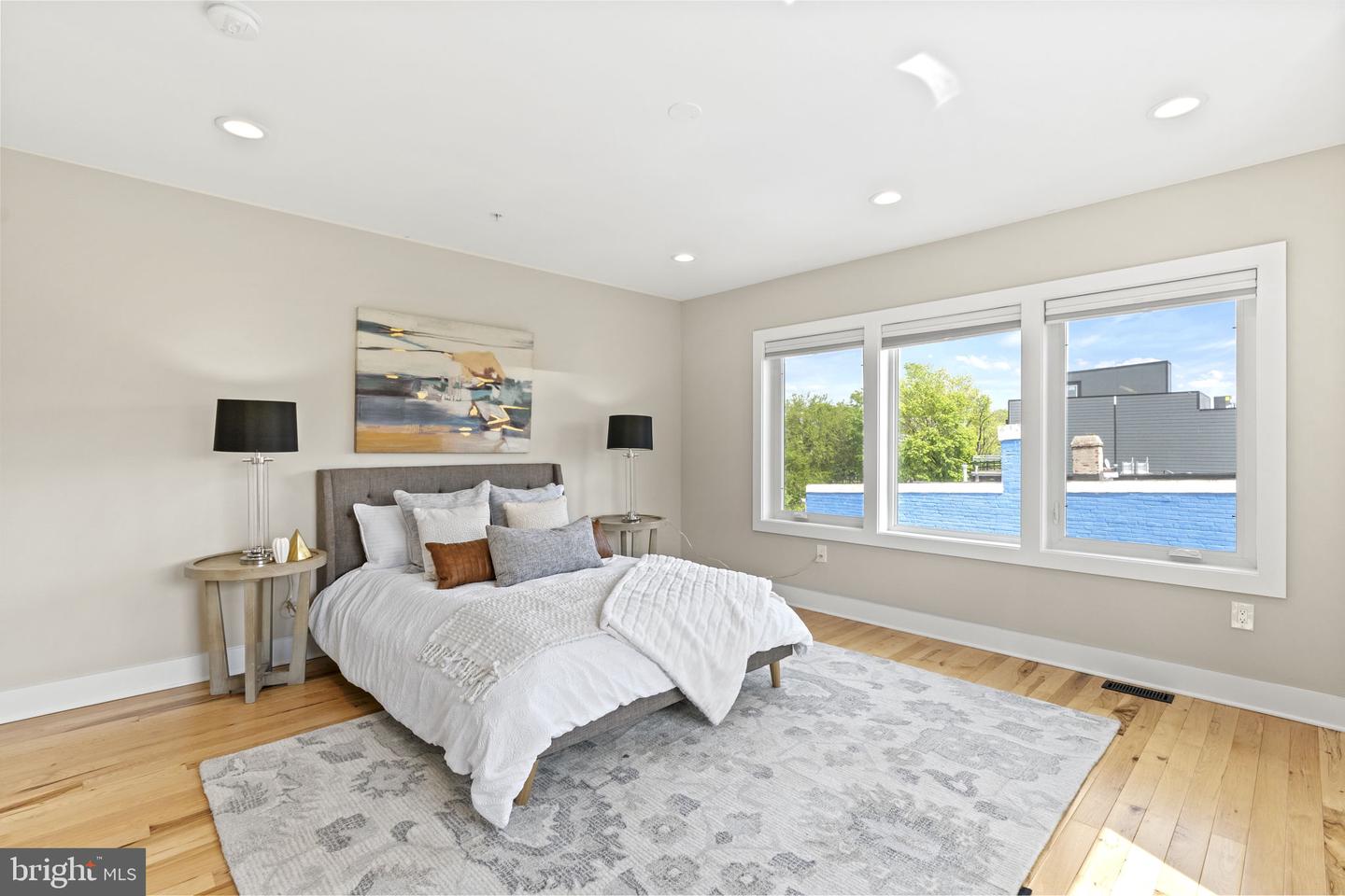 1201 W Virginia NE #2