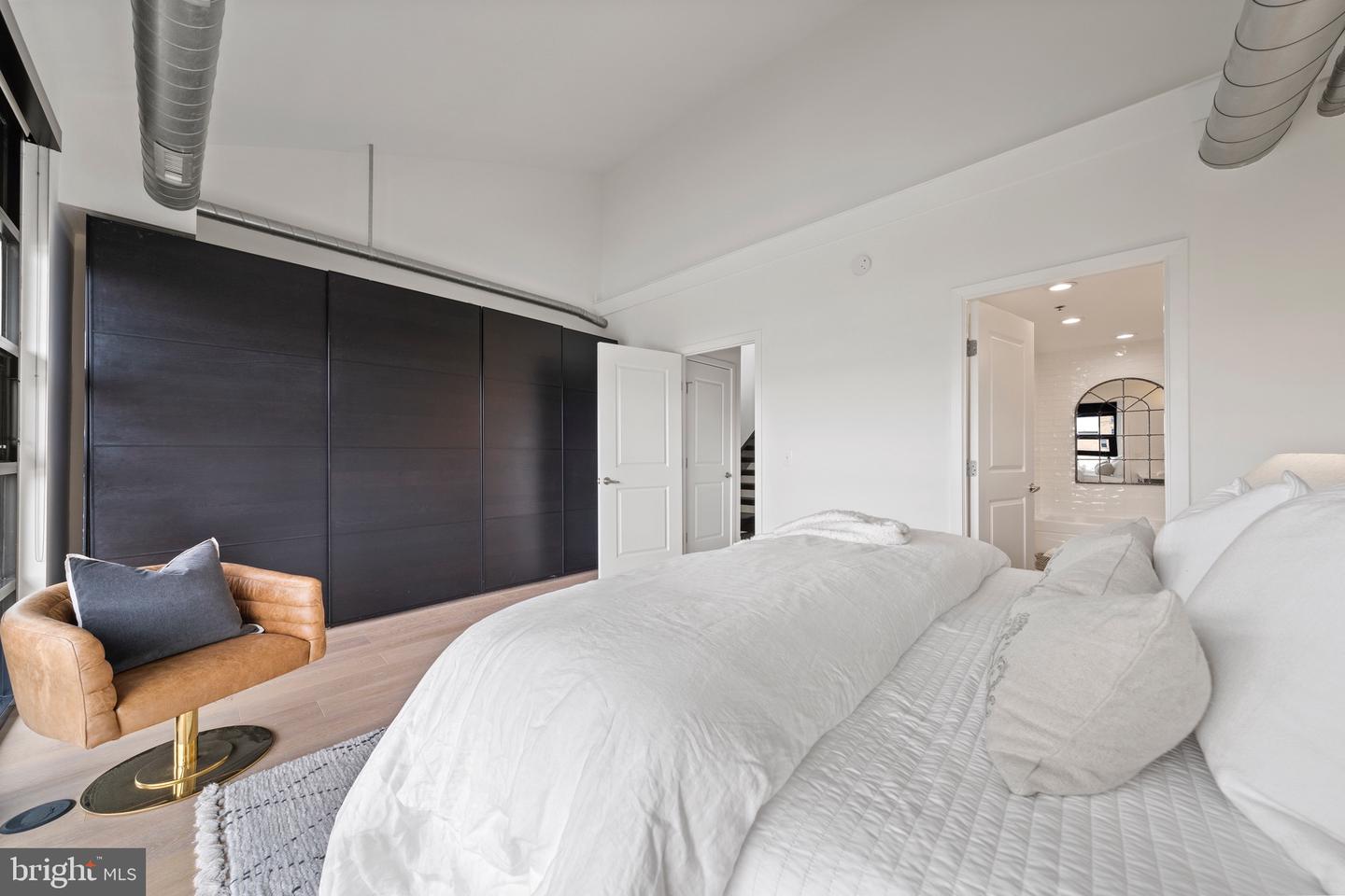 2125 14th St NW #325w