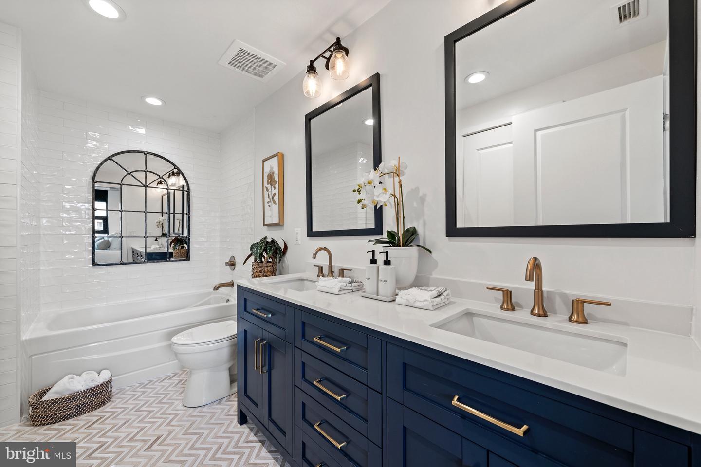 2125 14th St NW #325w