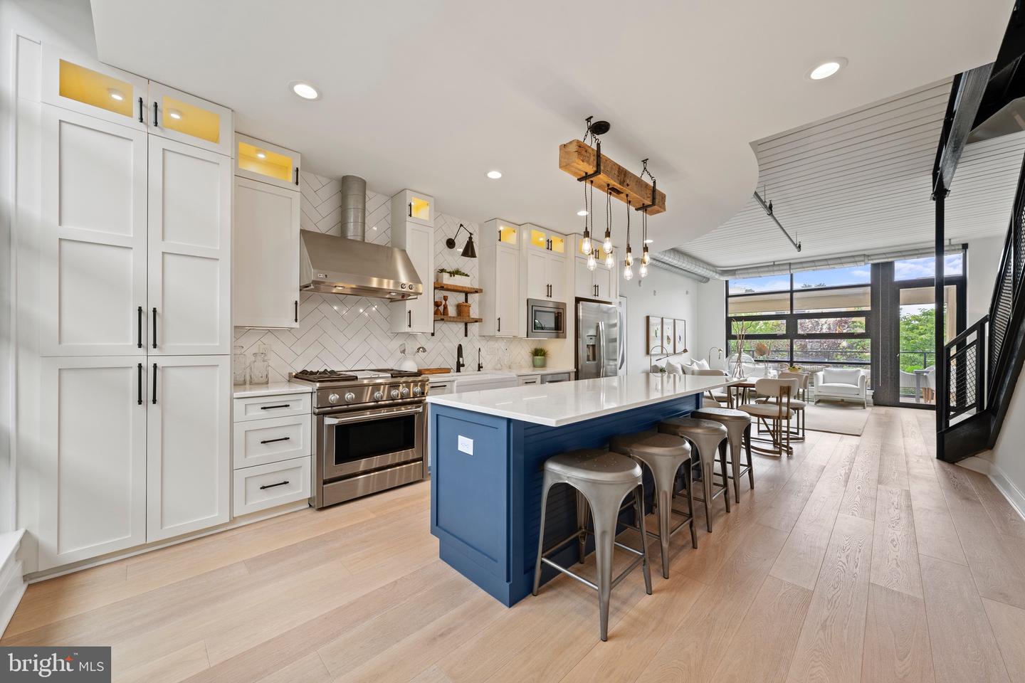 2125 14th St NW #325w