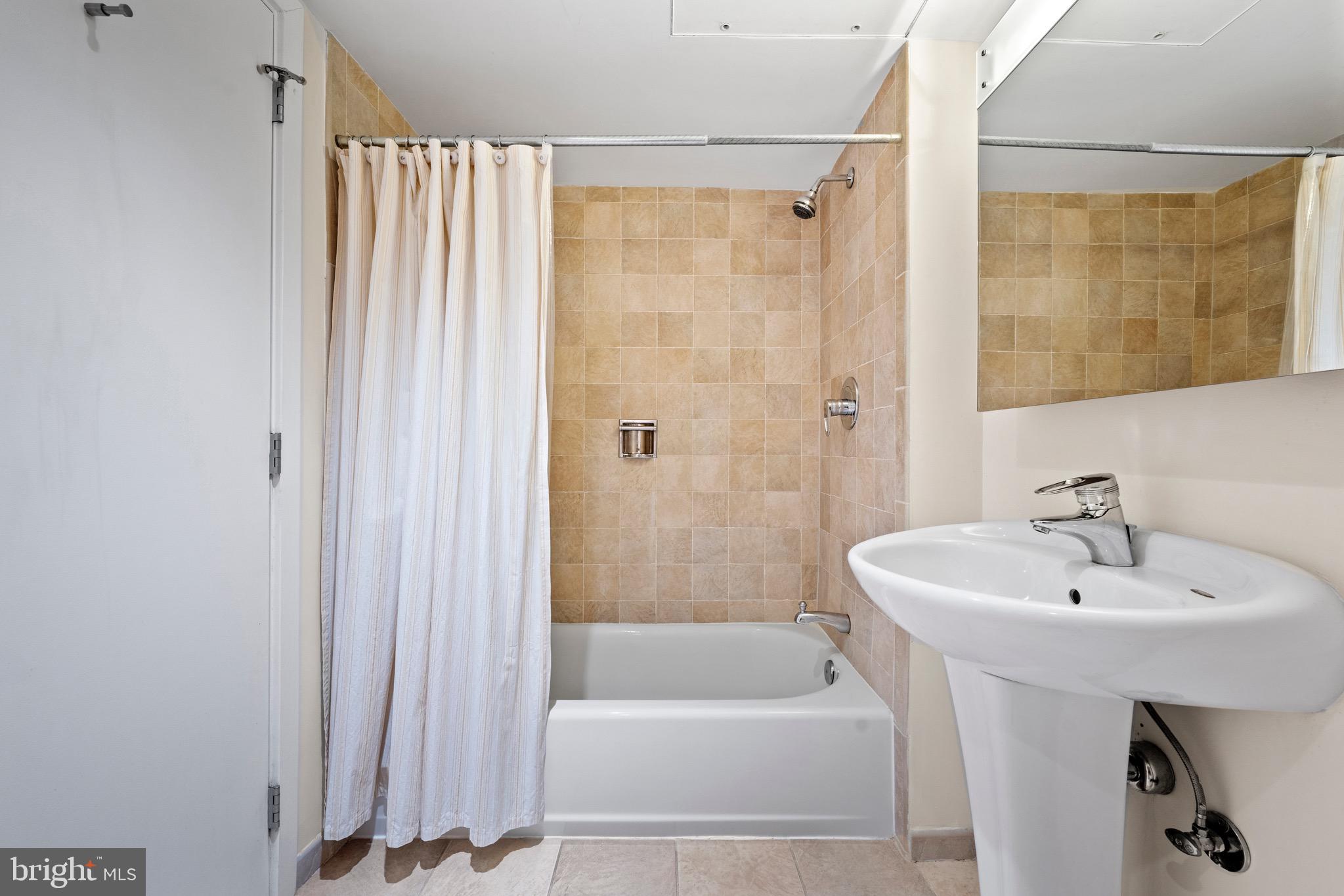 1401 Church St NW #303