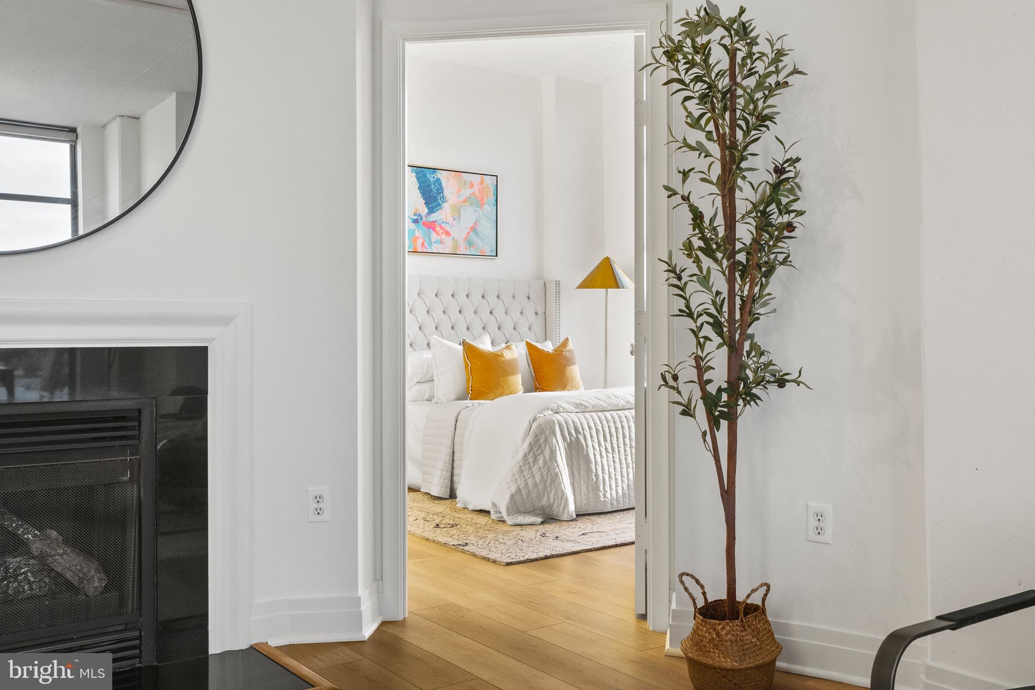 2020 12th St NW #703