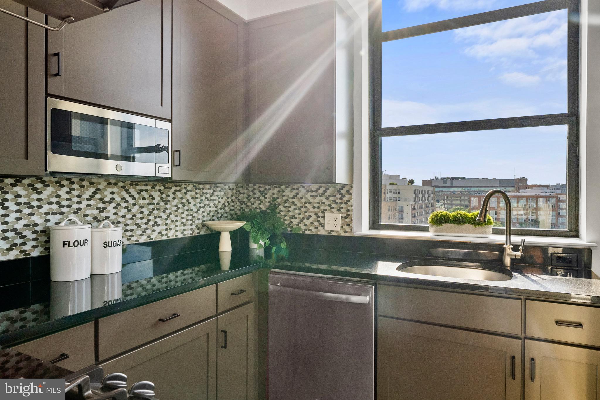 2020 12th St NW #703