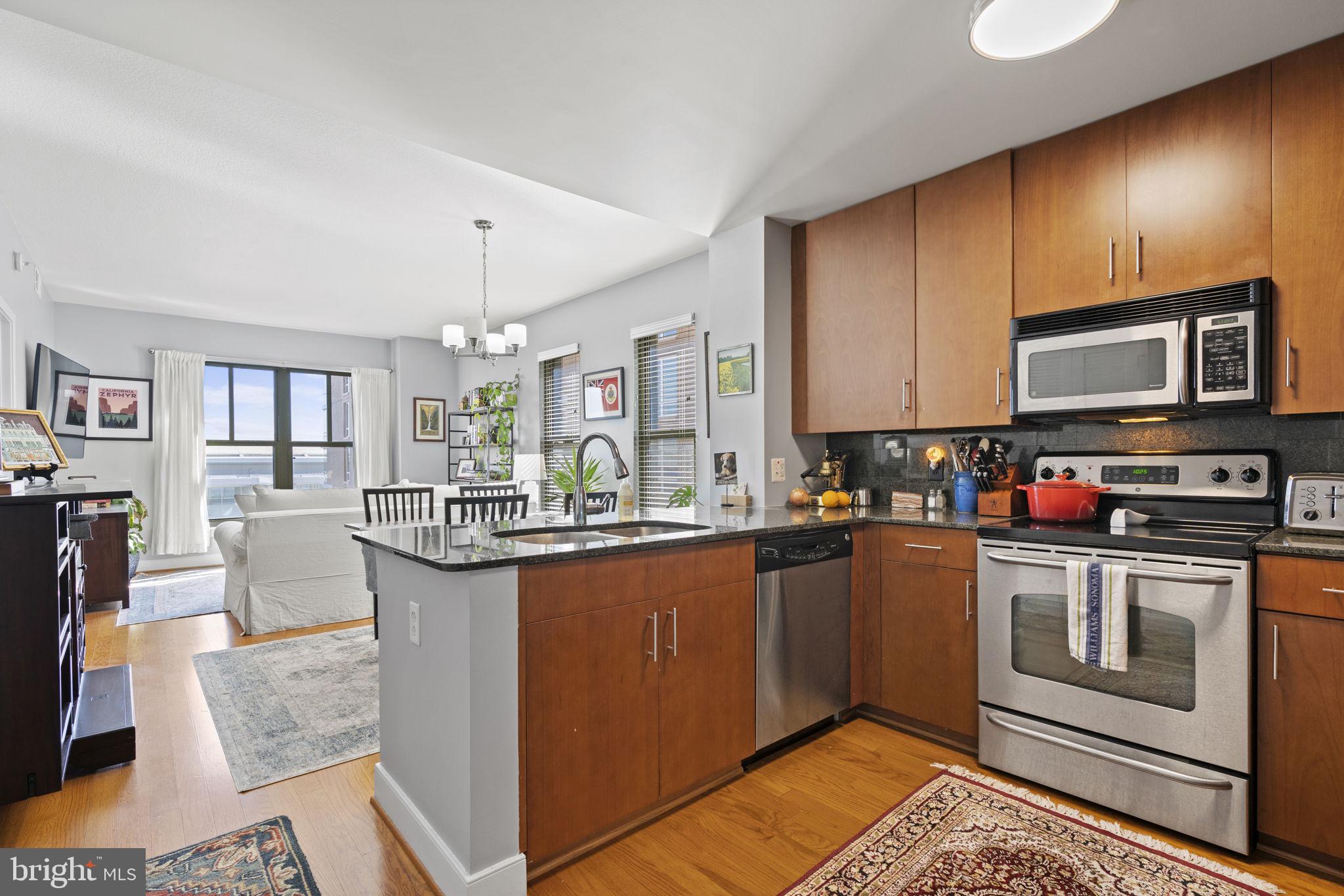 910 M STREET NW Unit: 803