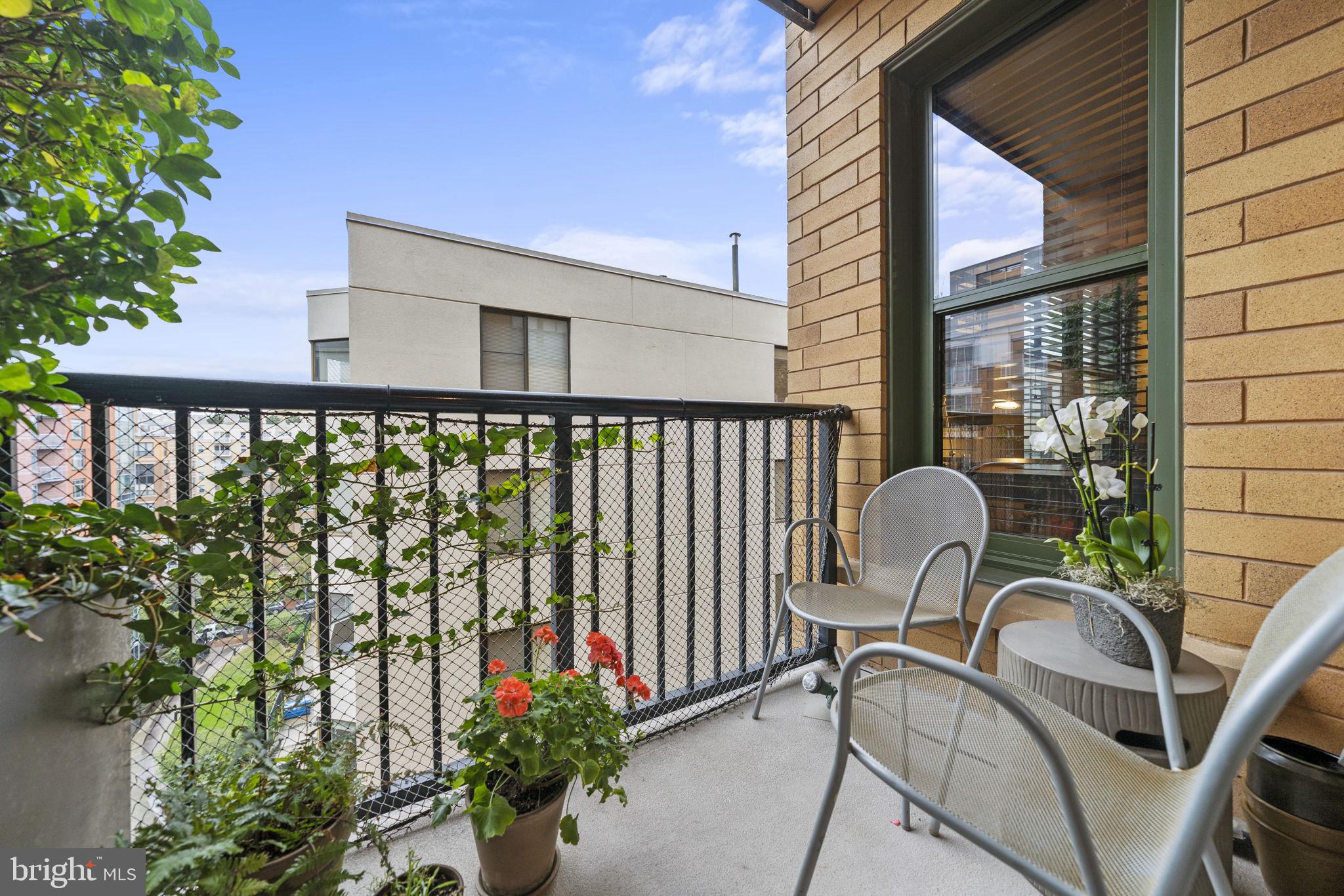 910 M STREET NW Unit: 906