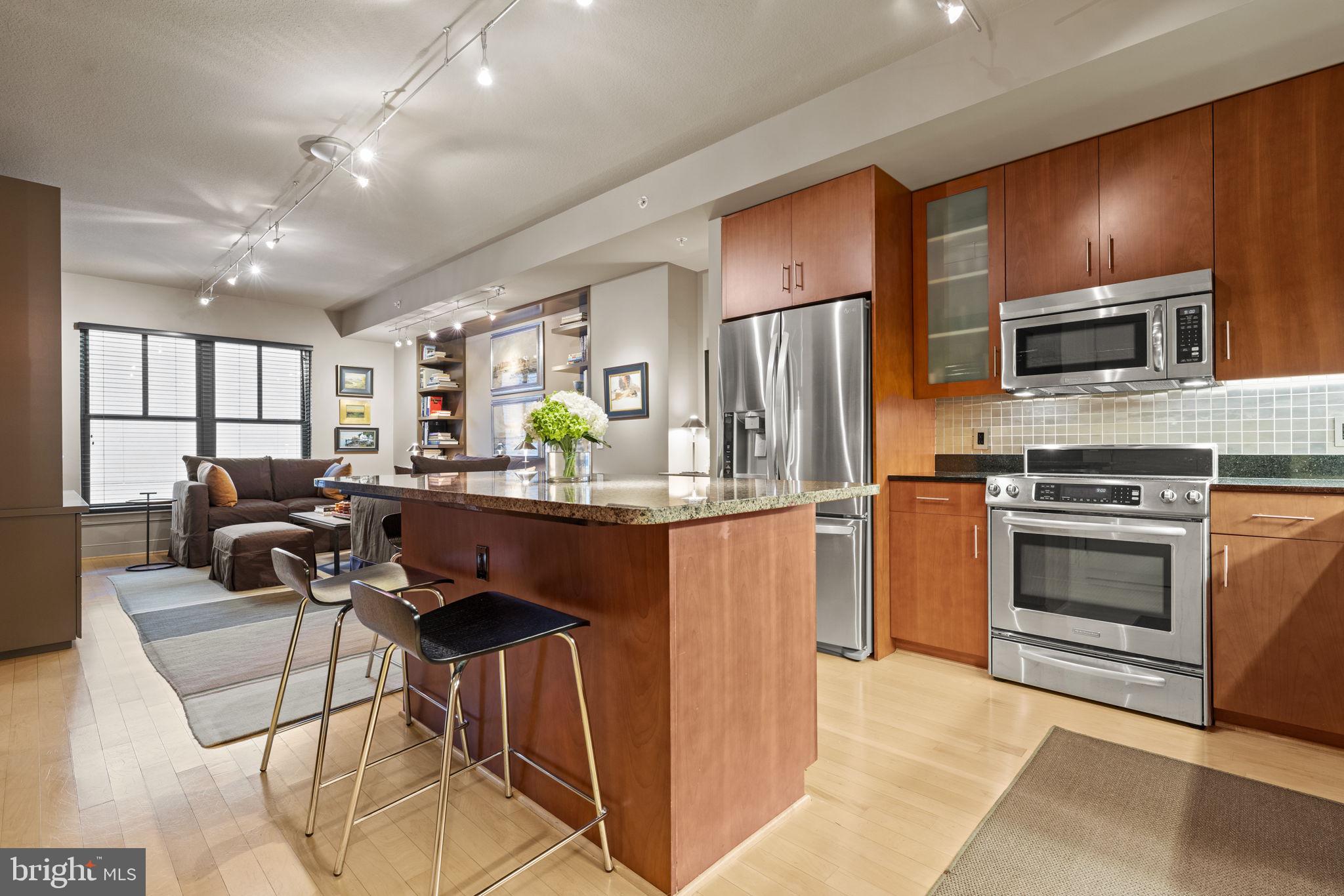 910 M STREET NW Unit: 906