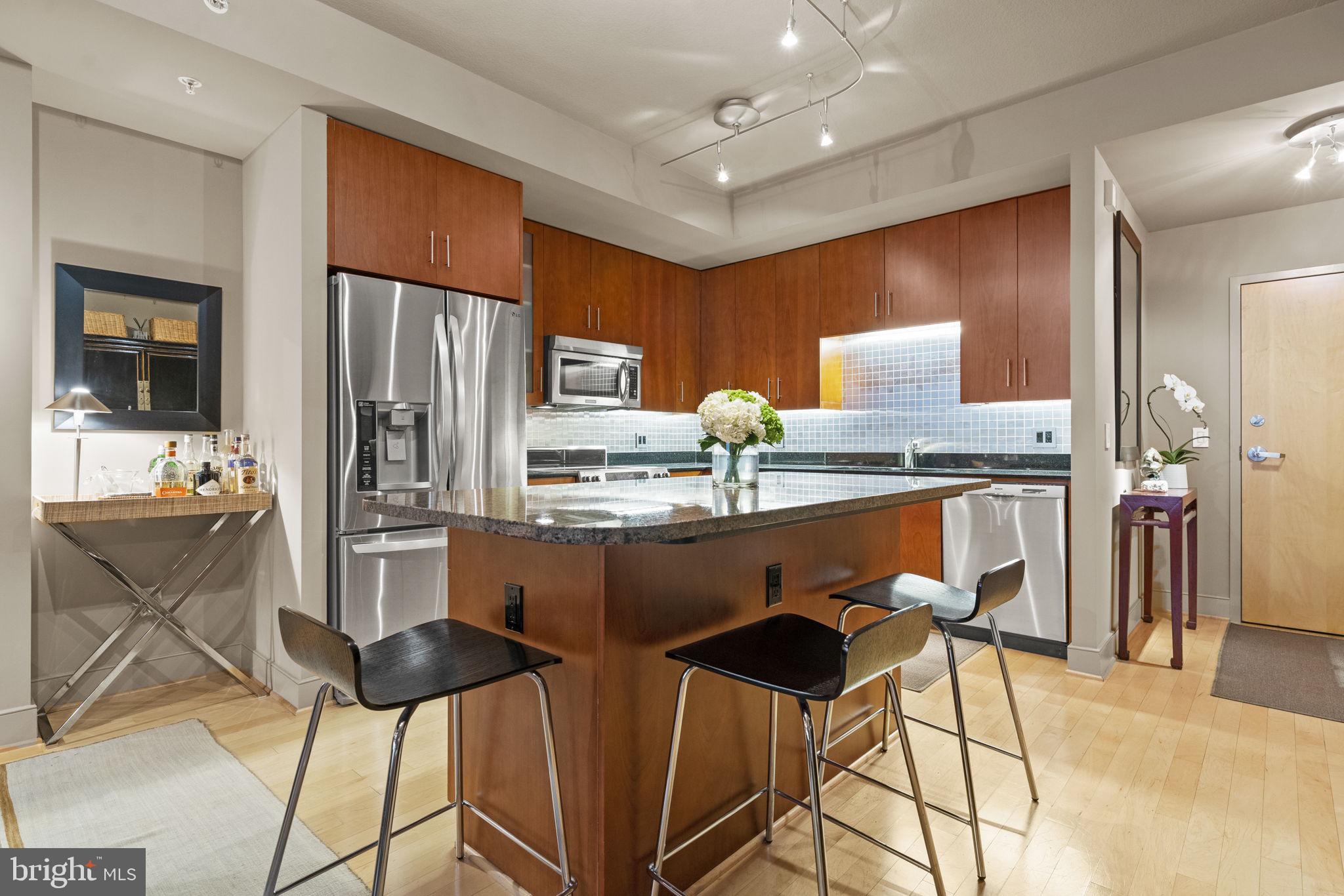 910 M STREET NW Unit: 906