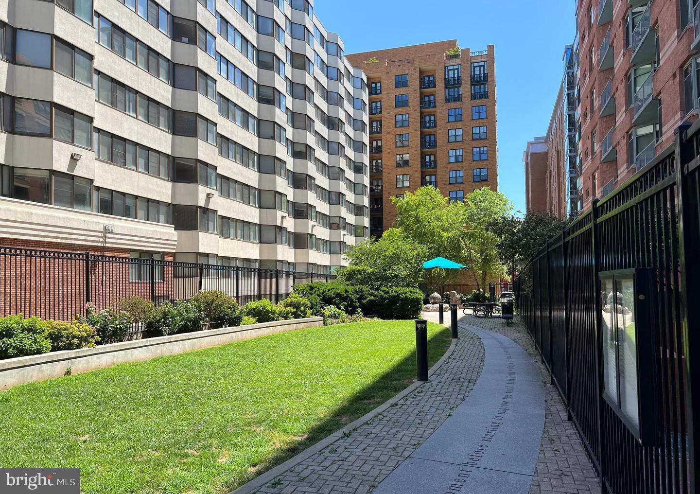 910 M St NW #112