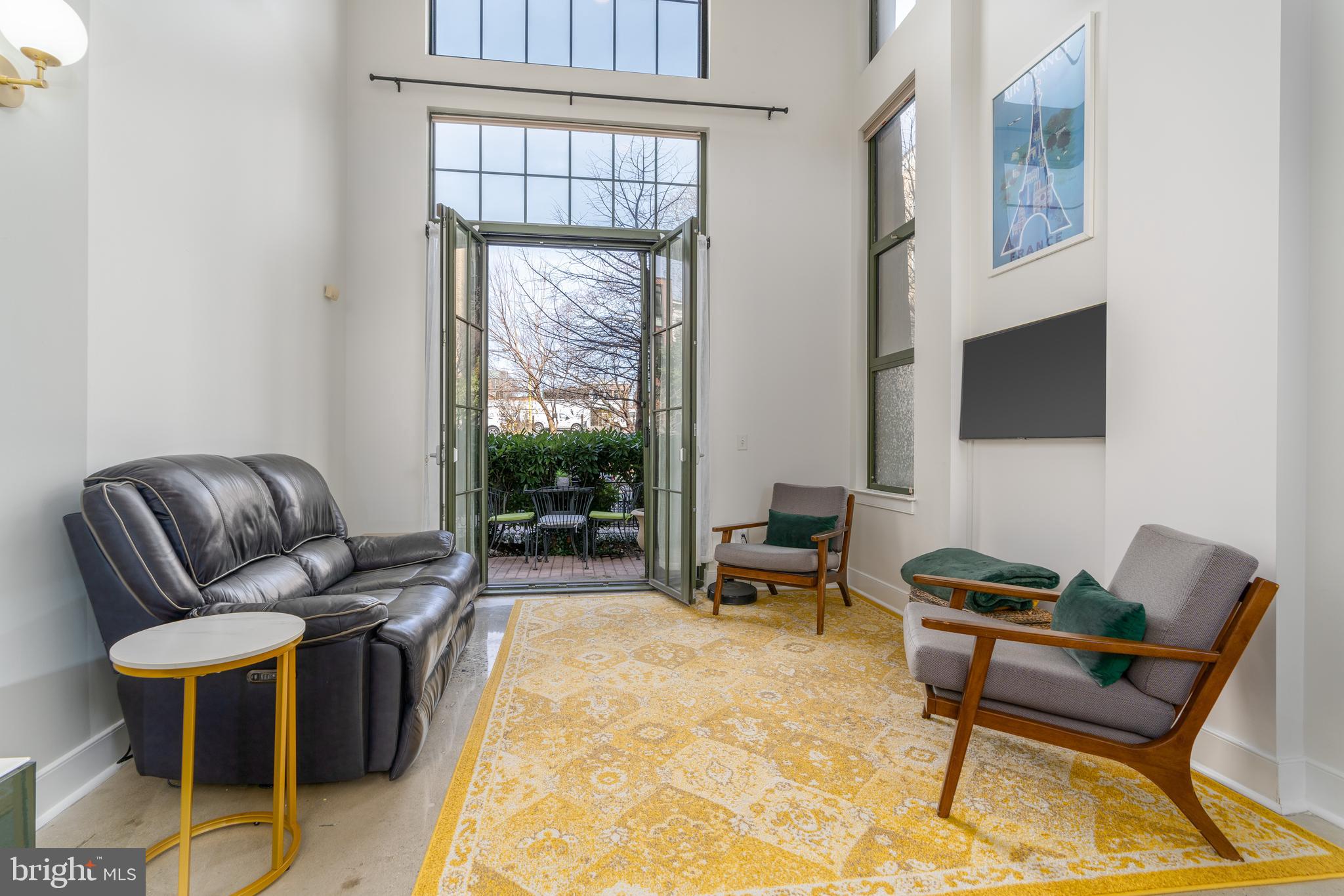 910 M St NW #112