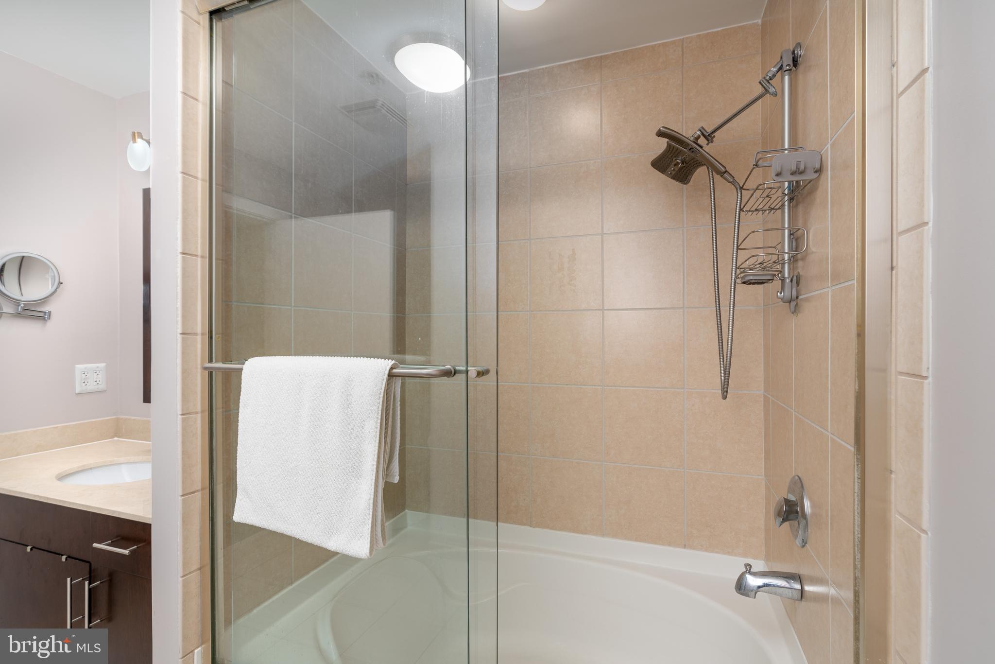 910 M St NW #112