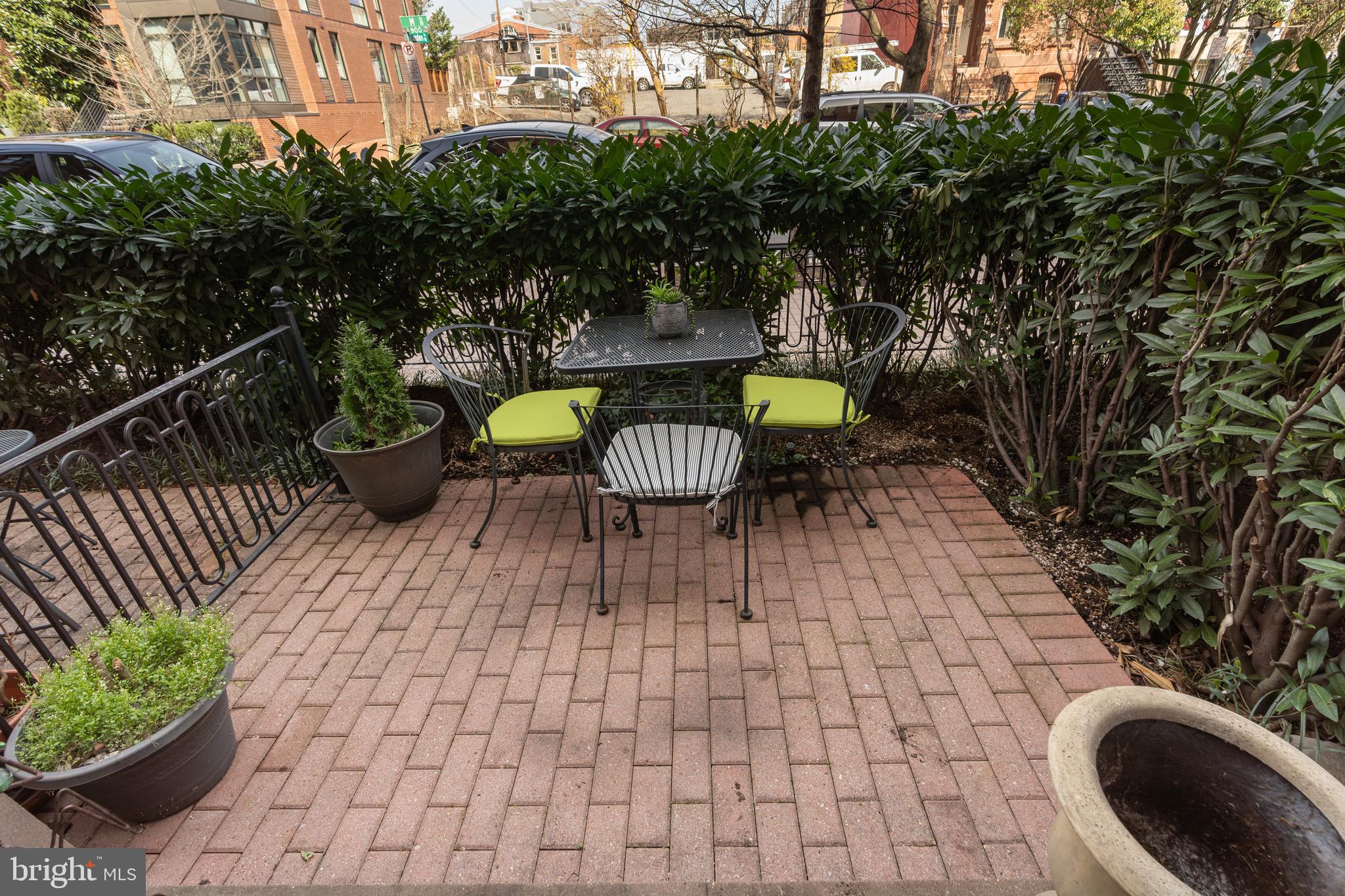 910 M St NW #112