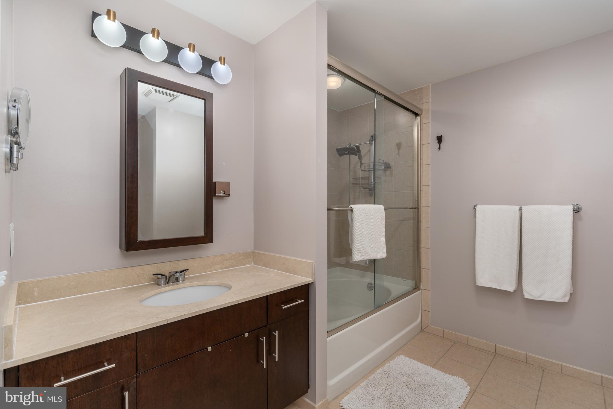 910 M St NW #112