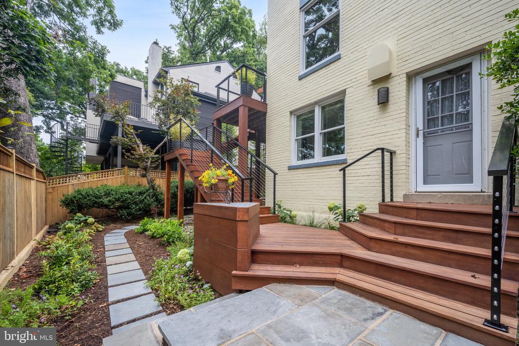 2808 29th Pl NW
