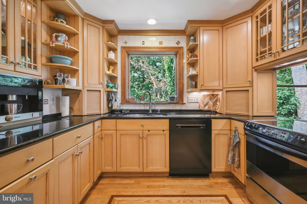 2808 29th Pl NW