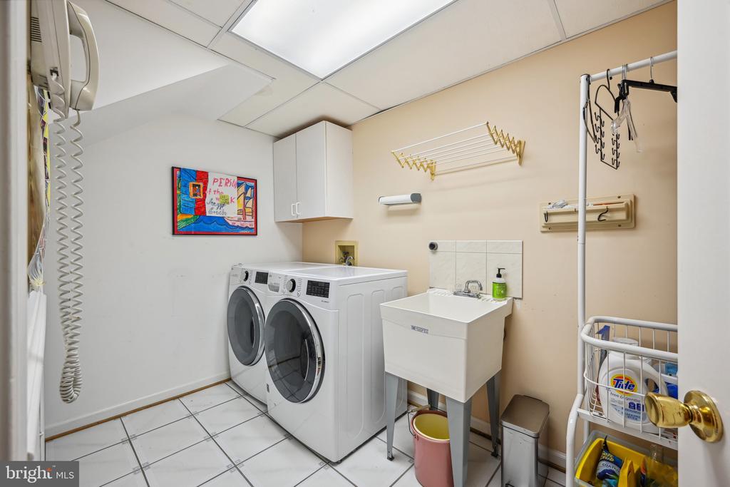 2808 29th Pl NW