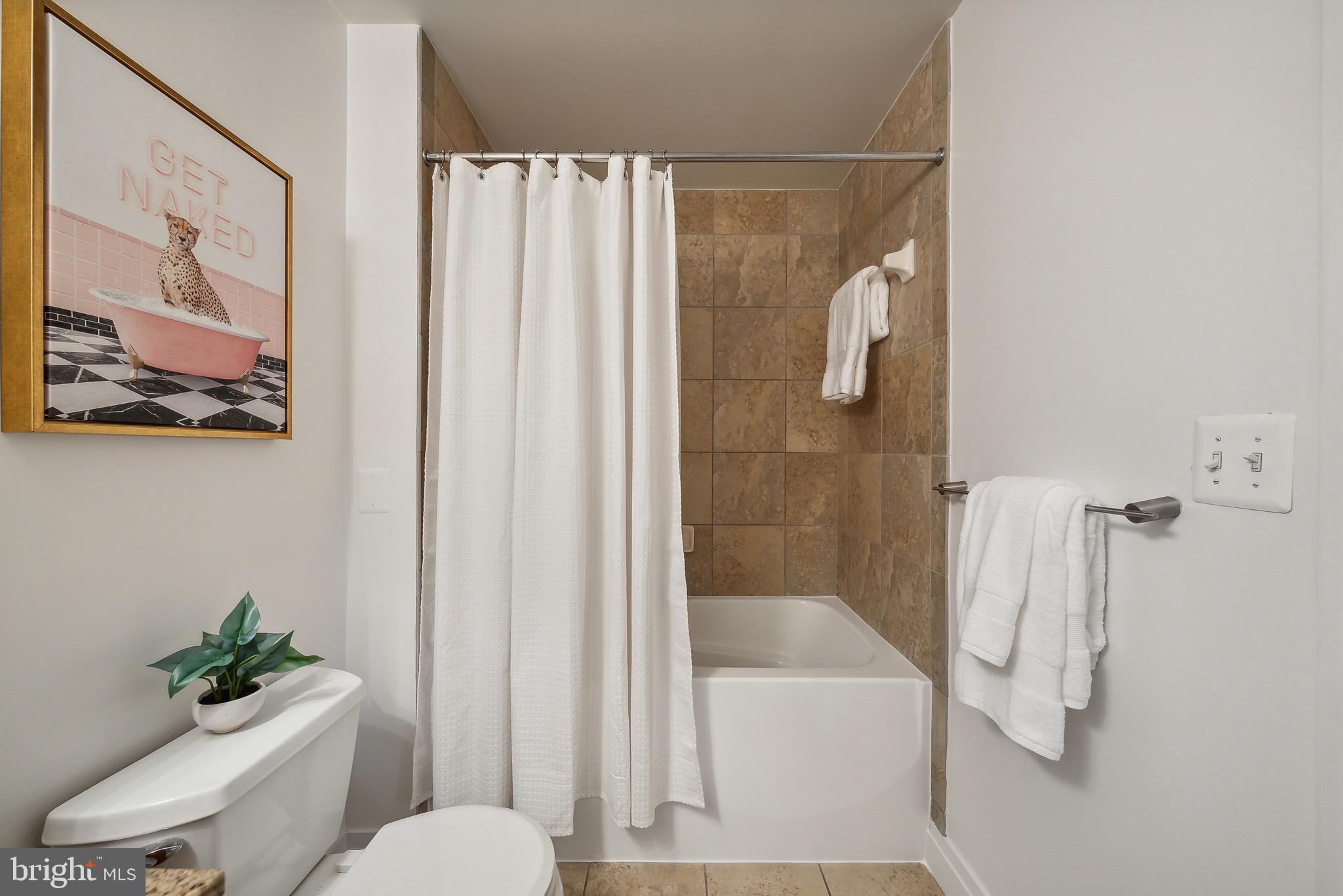 2020 12th St NW #418