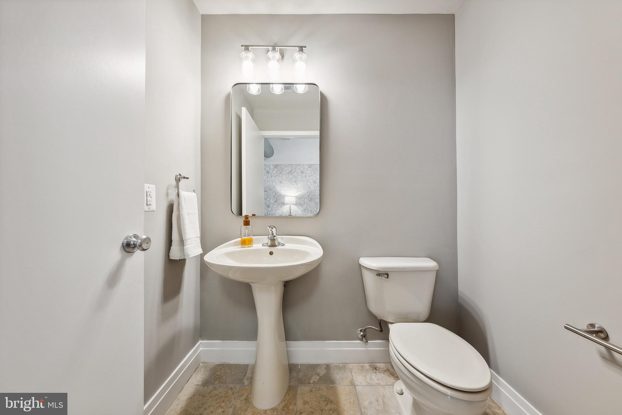 2020 12th St NW #418