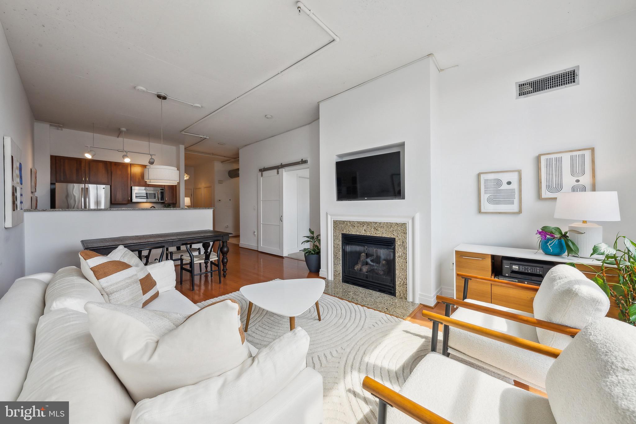 2020 12th St NW #418