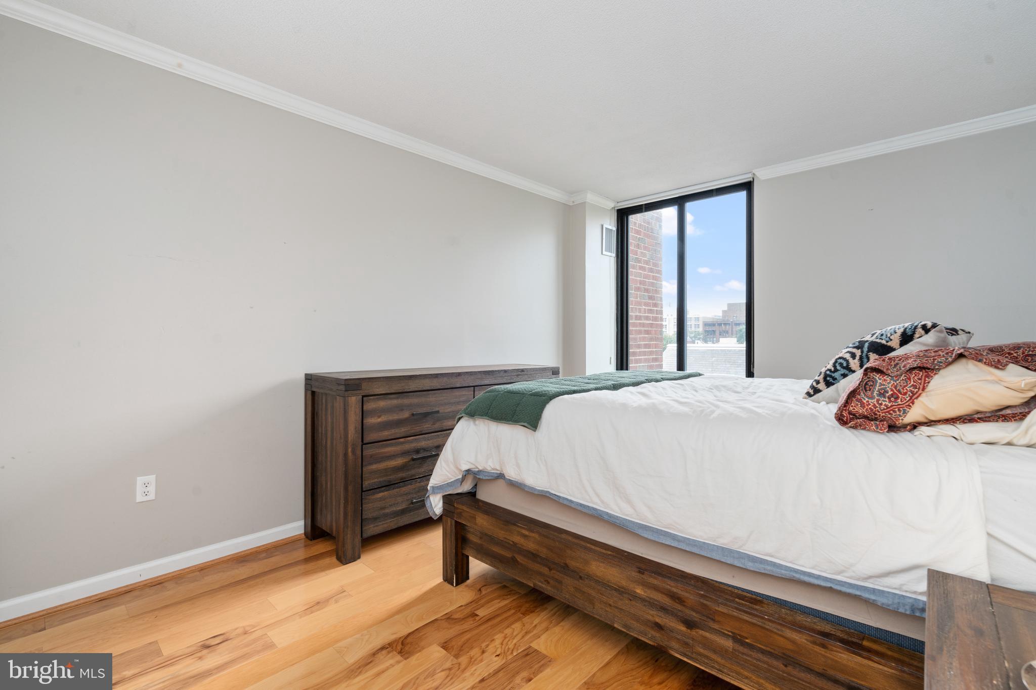 1301 20th St NW #607