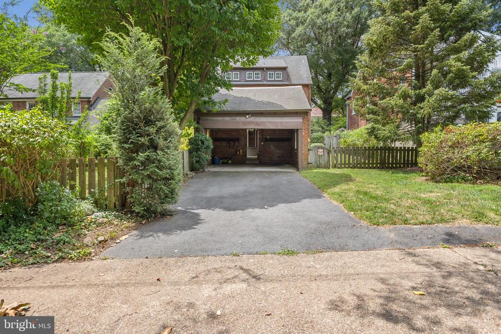 5035 Reno Rd NW